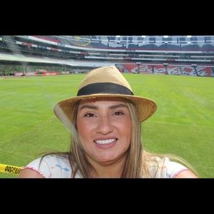 Meet your Posher, Carolina